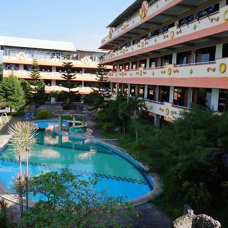 Hotel Surya Indah Batu Malang Extérieur photo