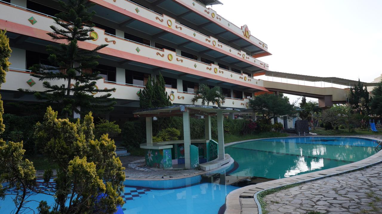 Hotel Surya Indah Batu Malang Extérieur photo