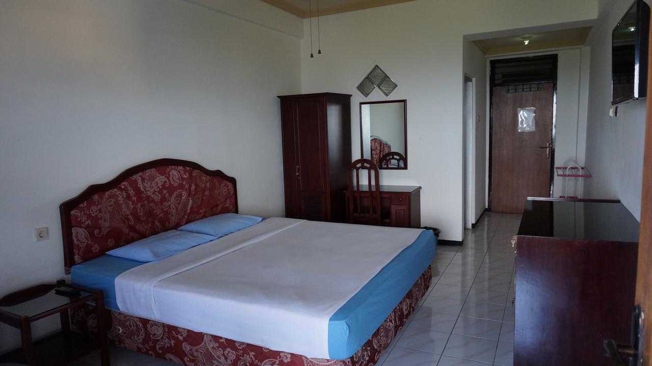 Hotel Surya Indah Batu Malang Extérieur photo
