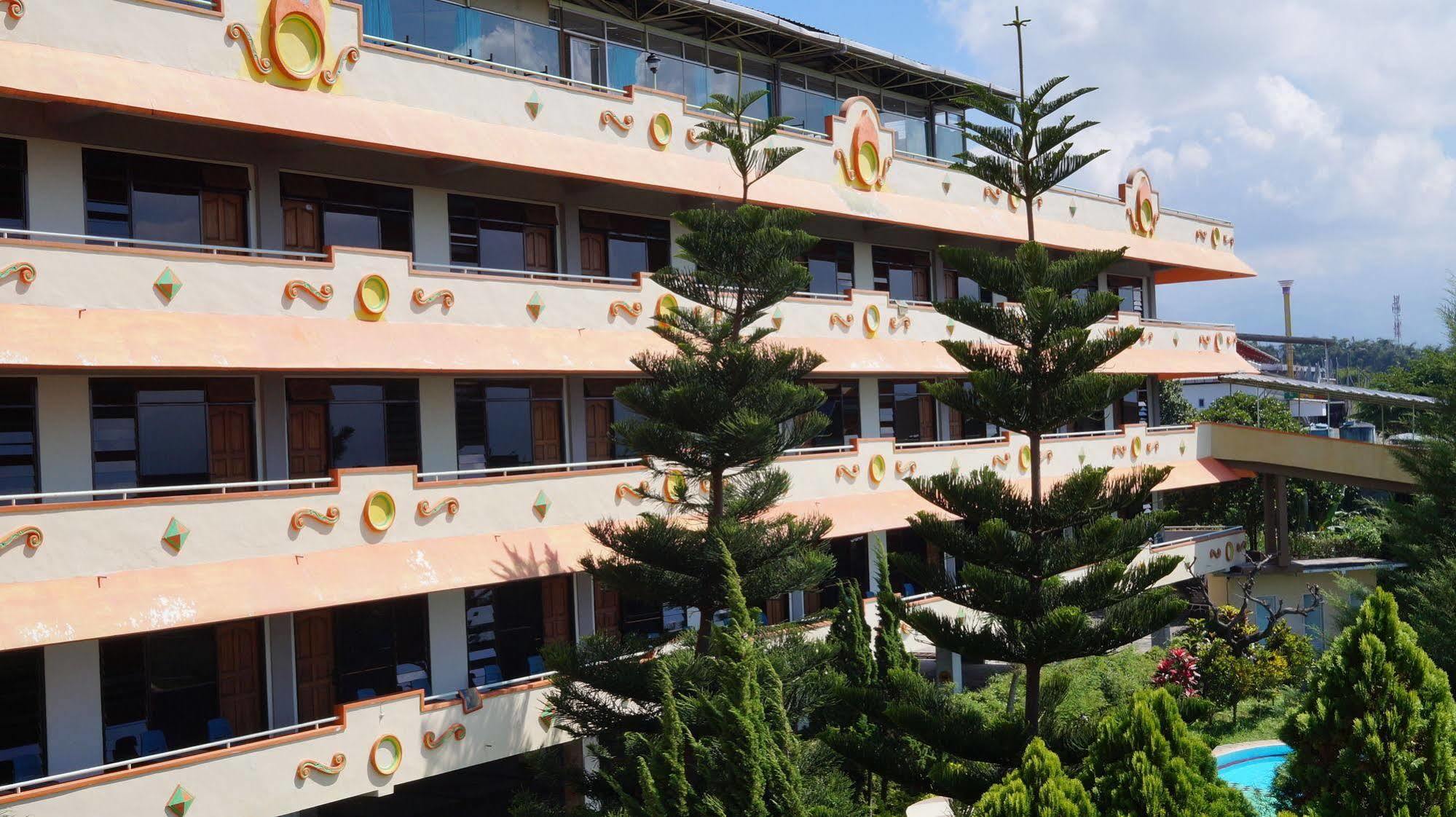 Hotel Surya Indah Batu Malang Extérieur photo