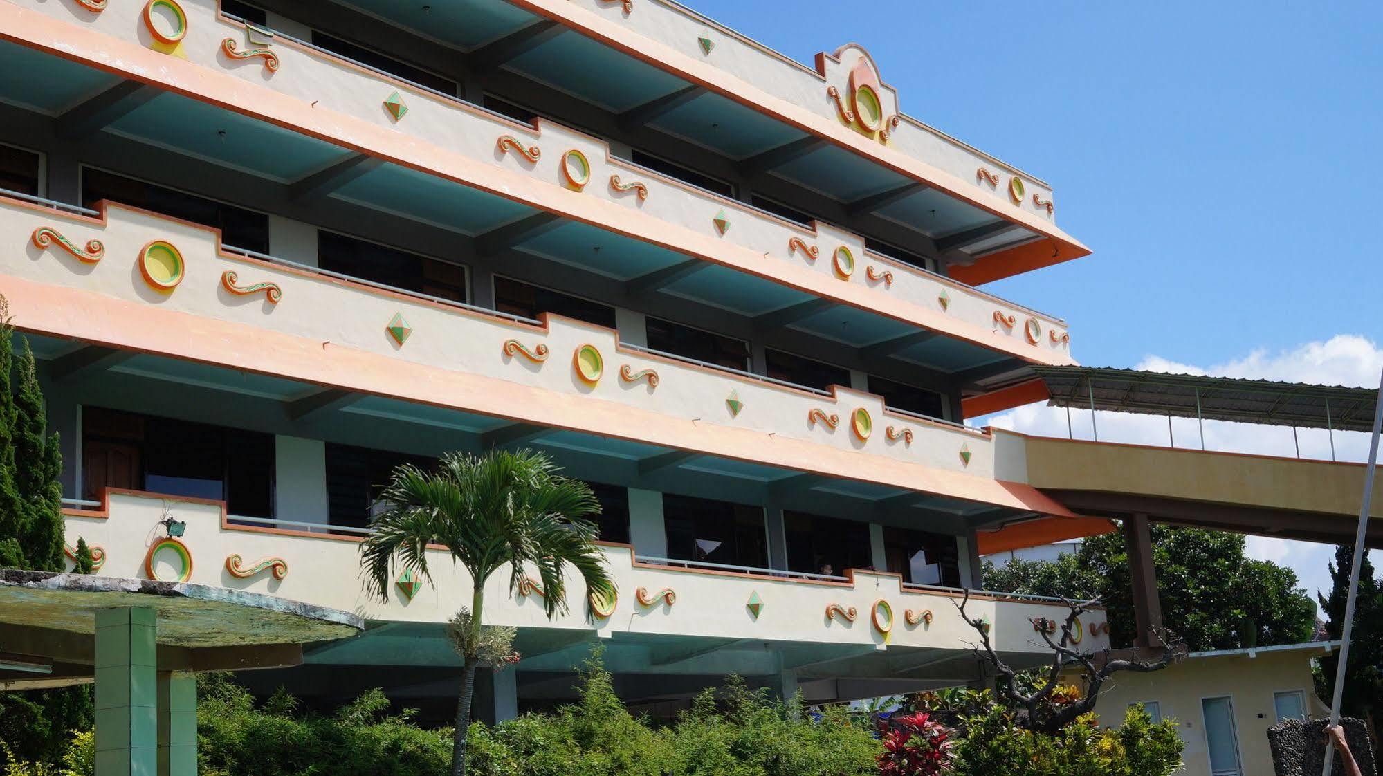 Hotel Surya Indah Batu Malang Extérieur photo